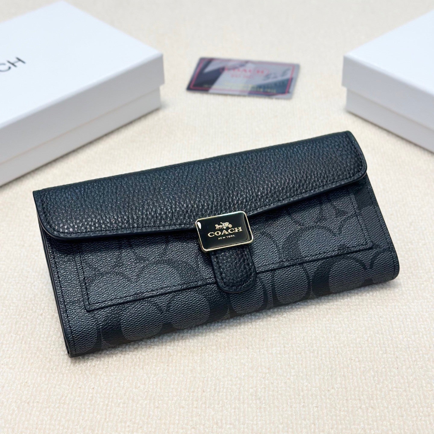 COACH シンプルな黒の長財布