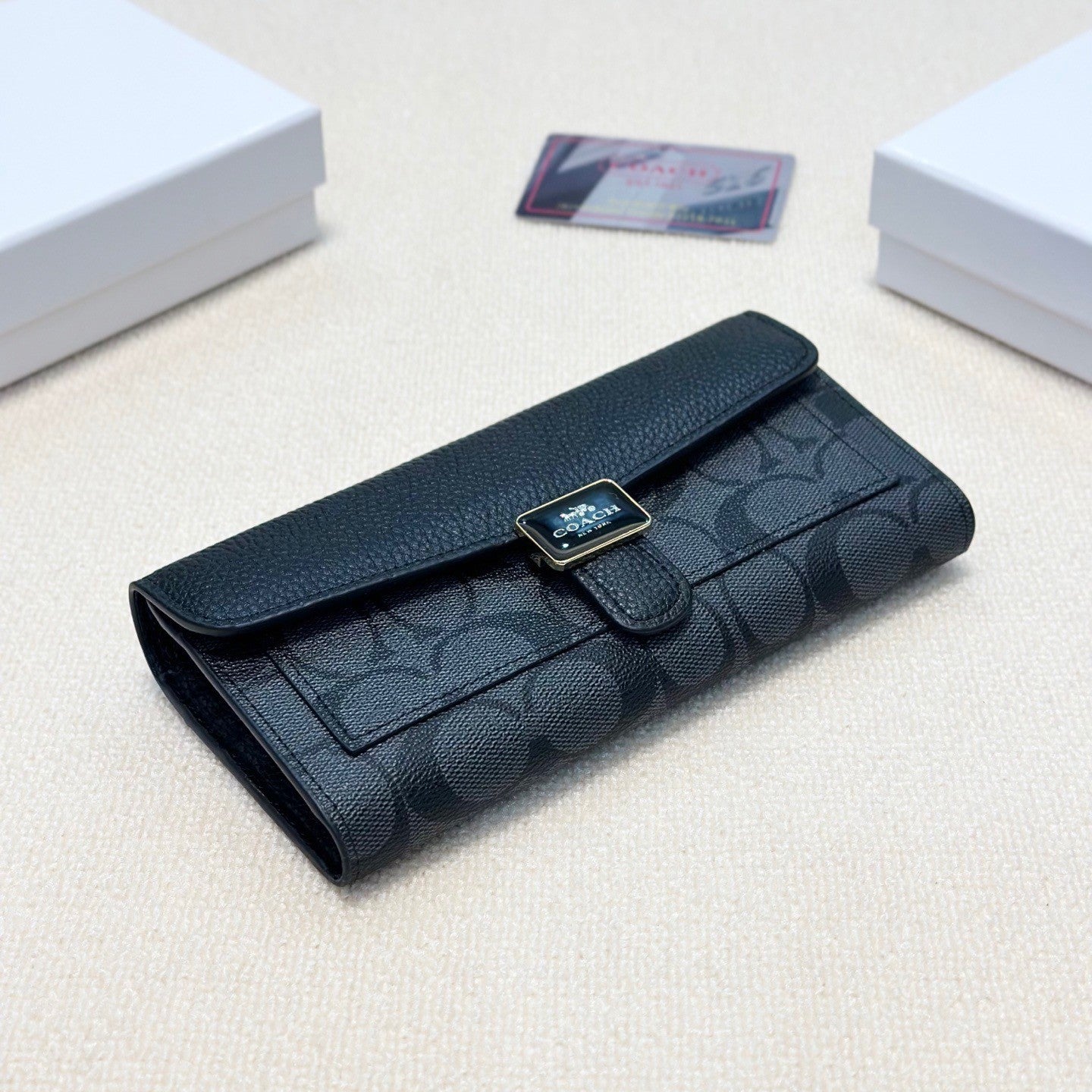 COACH シンプルな黒の長財布